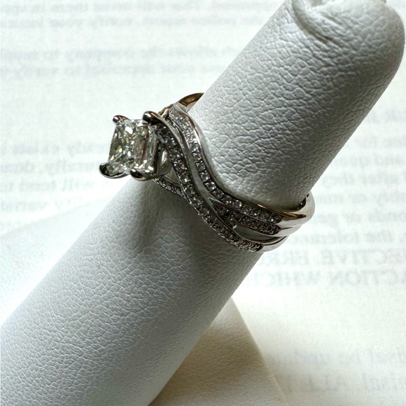 18K White Gold Simon G Soldered .90ct Princess Diamond Wedding Set - Picture 6 of 11